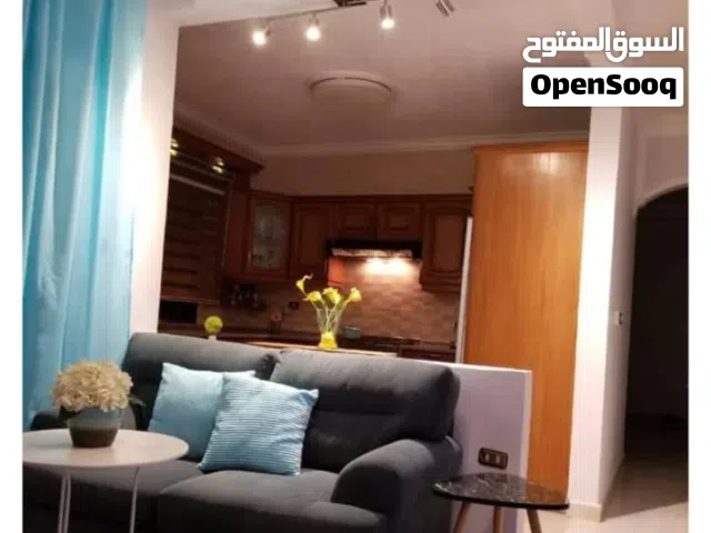 شقه للايجار دوار الاتصالات مقابل مطعم زهور شفا