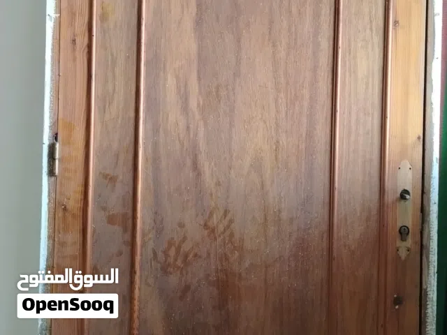 باب خشب داخلي كامل بالقفصَ