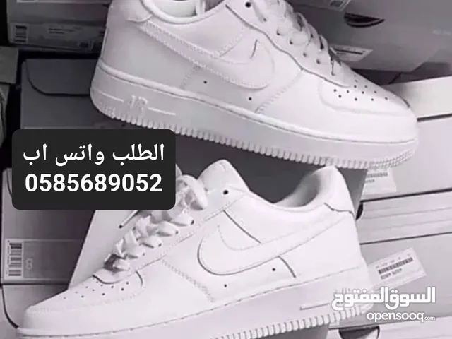 عروض احذية رجالية ونسائية Nike Adidas