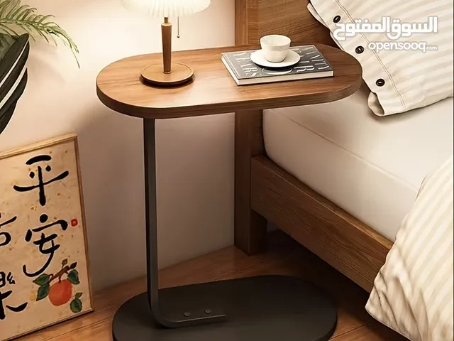 C Shape Side Table طاولة جانبية على شكل حرف C