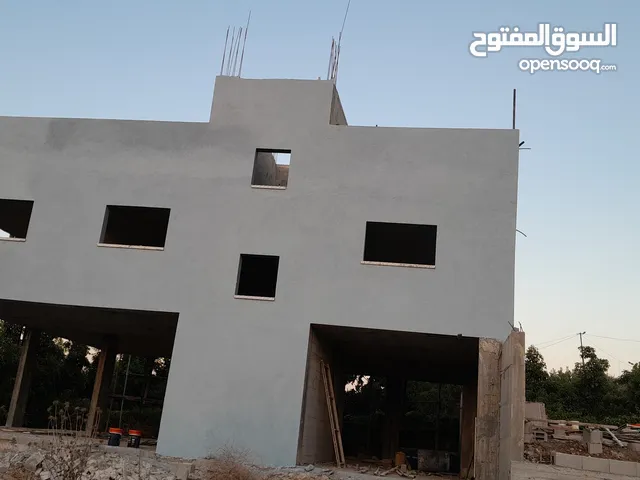 بيت للبيع مع حديقة موقع هادئ وجميل