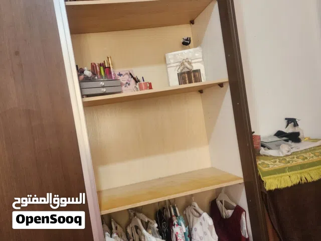 غرفه نوم ولادي تختين وخزانه ومكتب وراسية تخت