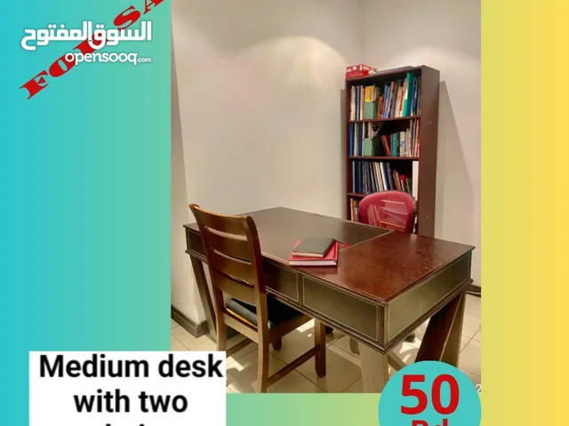 Medium desk with two chairs