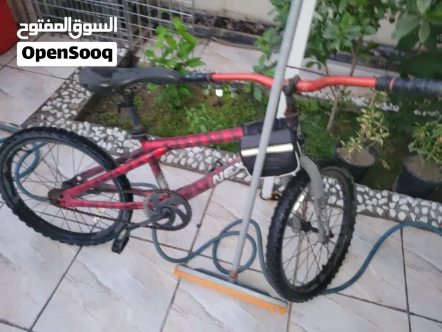 بايسكا bmx للبيع رخيص جدا يرادلة تصليحات خفيفة