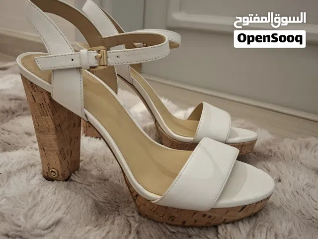 صندل مايكل كورس