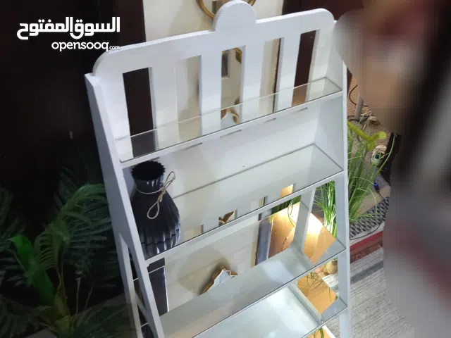 رف عرض / مكتبة ديكور أبيض للبيع