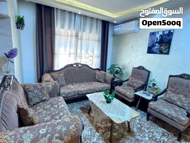 طقم كنب بحالة ممتازة