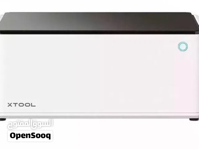 جهاز xtool M1  ليزر مكتبي للقص والحفر  مع جميع ملحقاتة + كاميرا داخلية 16MP