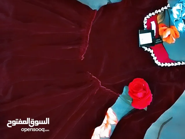 مرحبا ....لدي فستان سهره للبيع جديد