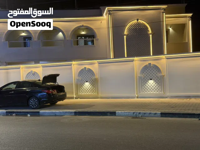 عقار تجاري للايجار بمساحه 550 متر في الحكيميه مقابل النافورات الشارع العام