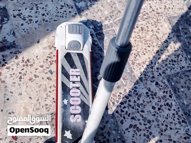 سكوتر بحالة ممتازة للبيع