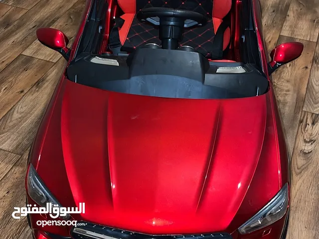 سيارة اطفال كهربائيه