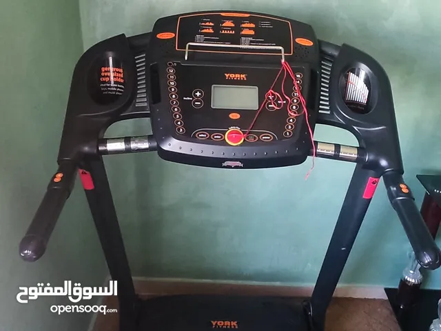 جهاز مشي منزلي مستعمل بحالة الجديد ب 16 سرعة يتحمل الاوزان لحد 150 كيلوا