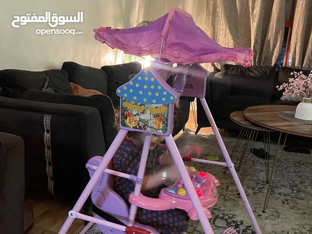 مرجيه اطفال جديده تم استعمالها مرتين فقط