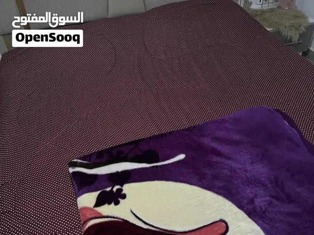 سرير زوجي + تسريحة