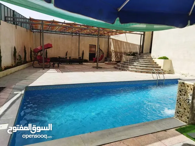 2 Bedrooms Chalet for Rent in Mafraq Ain wa Al-Ma'mariyyeh