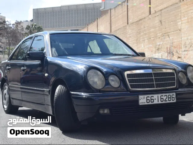1997 مرسيدس بنز الفئة-E E 200