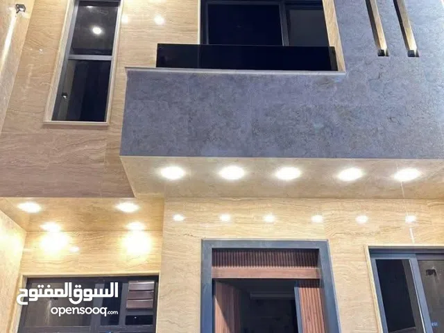 تونات للبيع بمساحة 162م في السيدية