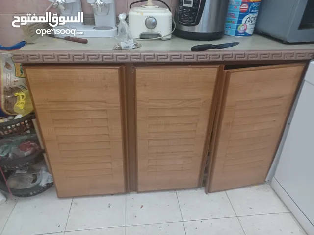 دولاب مطبخ نظيف