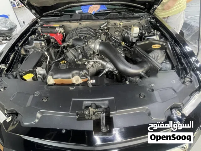 2012 فورد موستانج V6