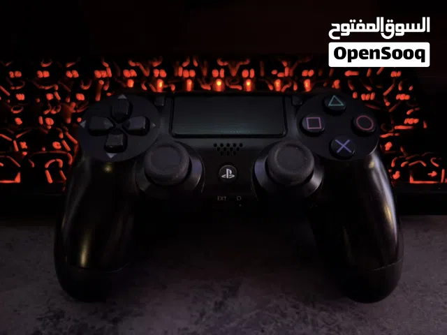 جوستك بليستيشن 4 اصلية نظيفة جداً جداً جداً ومستعمله لبضع ساعات (سبب البيع بالوصف)