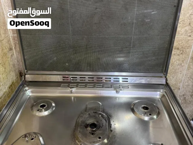 للبيع بوتاجاز 5 شعلة شغال ممتاز ماعدا أصغر شغلة محتاجة تنضيف..مع أنبوبة غاز