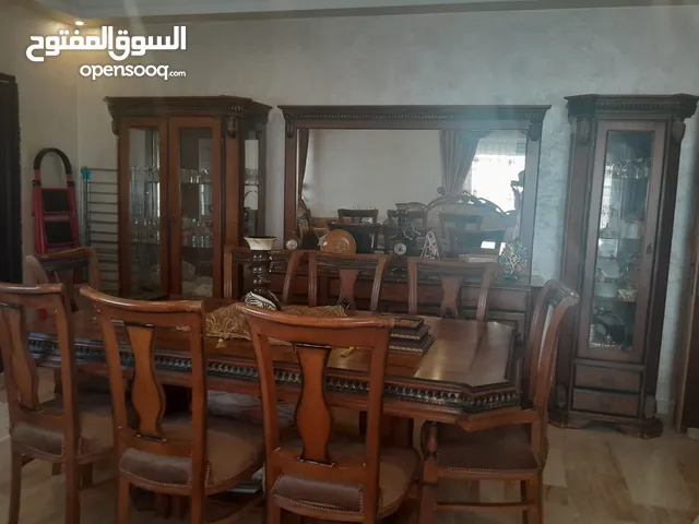 اثاث غرفة سفرة بحالة جيده جدا