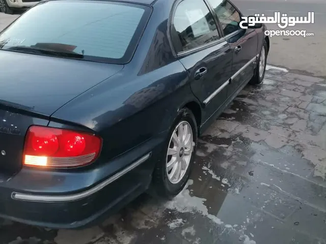 سوناتا 2005 أمريكي في عدن 6 بستون