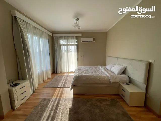 240 m2 4 Bedrooms Villa for Sale in Cairo Fifth Settlement