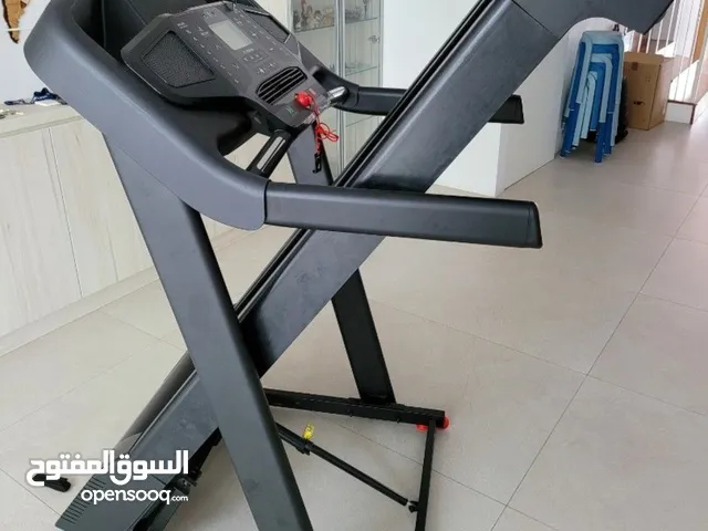للبيع مشاية كهربائية Domyos T900C • بحالة شبه جديد