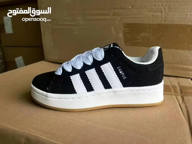 احذية اديداس جديدة للبيع بسعر ممتاز و جودة عالية