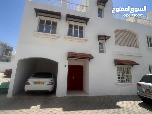 202 m2 3 Bedrooms Villa for Sale in Muscat Qurm