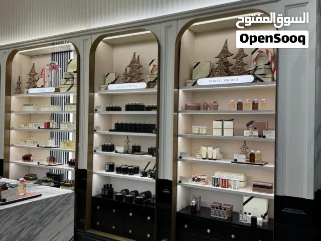 تأثيت و تجهيز المحلات التجارية ديكورات ومستلزمات