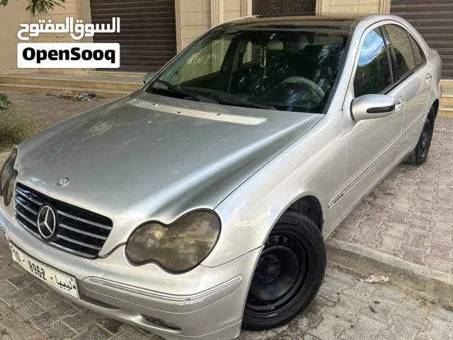 2004 مرسيدس بنز الفئة-C C 180