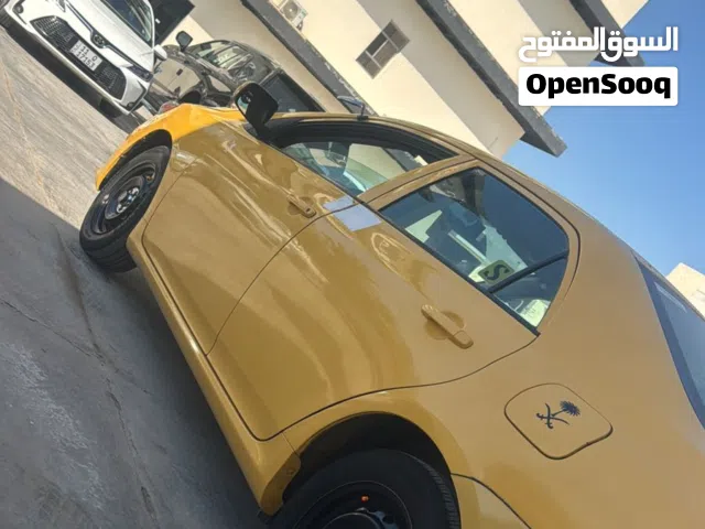 للبيع تكسي كورلا
