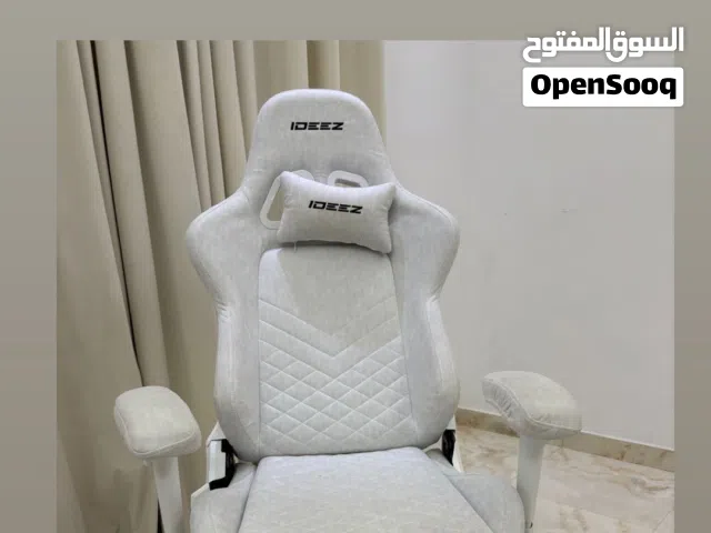 كرسي قيمنق قماش ابيض