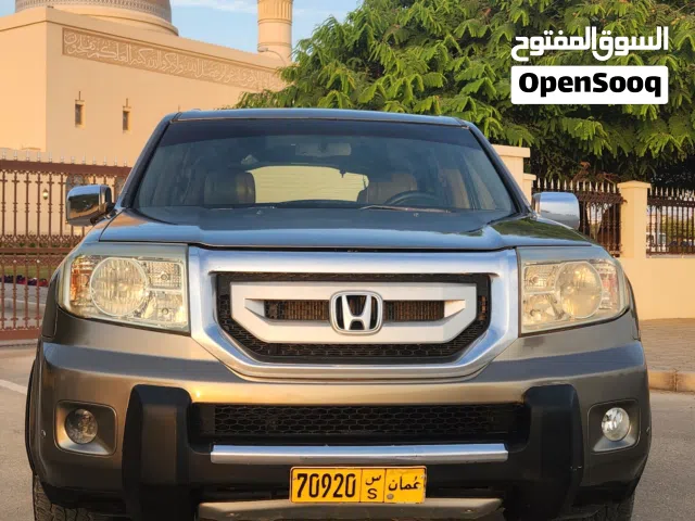 Used Honda CR-V in Al Dakhiliya