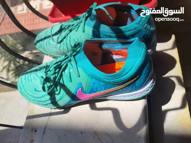 42 Sport Shoes in Amman