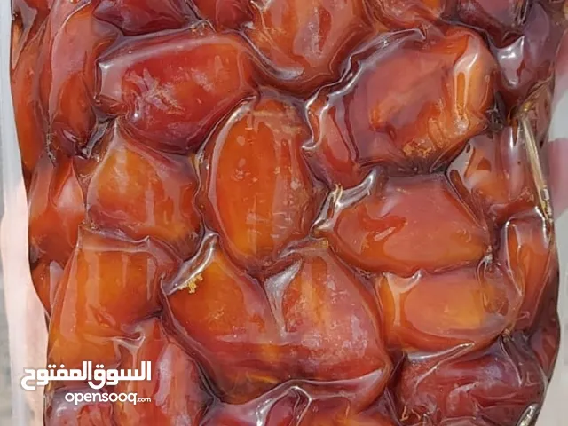 يتوفر لدينا تمور سعودية وإماراتية بأسعار جملة الجملة اسعار خاصة للتصدير لجميع الدول اسعار خاصة