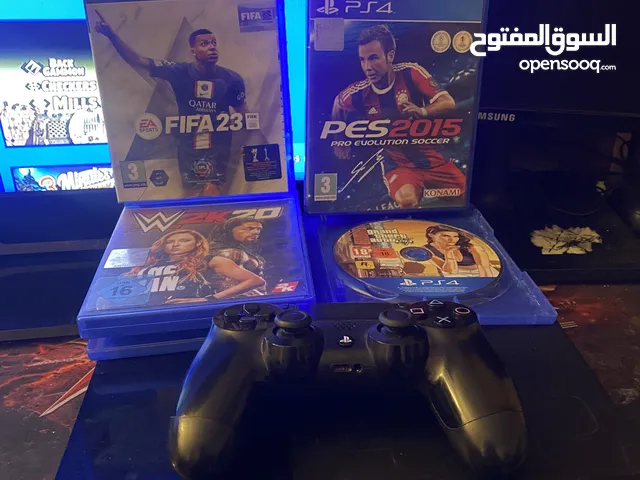 بلاستيشن4 مع4 سيديات وكل الأسلاك