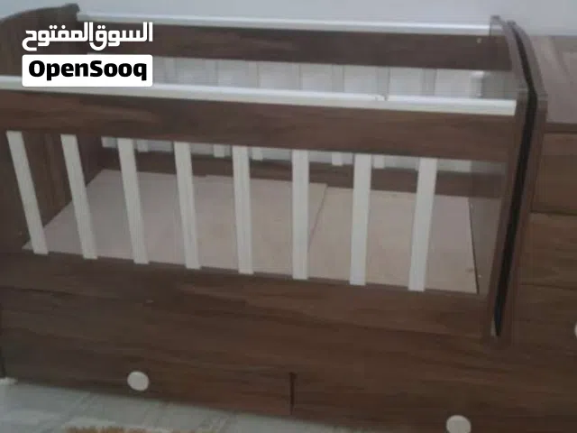 سرير اطفال مستعمل نضيف