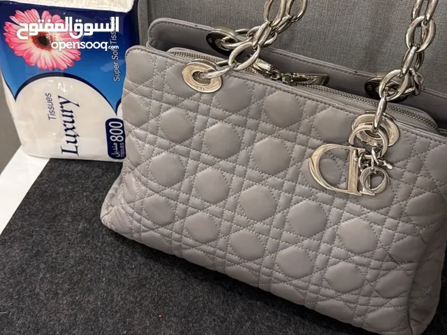 شبه جديدة جنطة ديور أصليه
