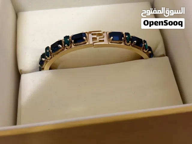 اسوارة اصلية من FENDI فندي ذهبية ومطرزة بمجوهرات راقية