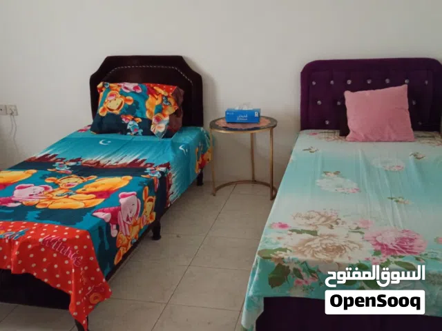 موظفة او طالبة للمشاركة في شقة في منطقة الخوض بالقرب من مركز صحي الخوض