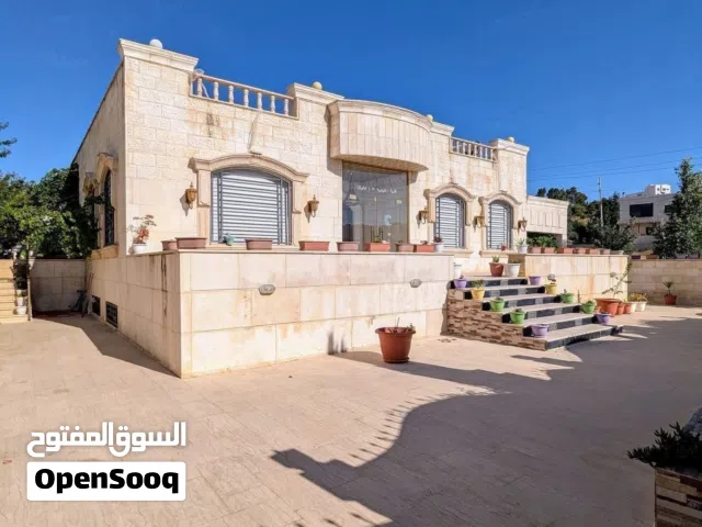 700 m2 4 Bedrooms Villa for Sale in Amman Marj El Hamam