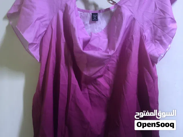 تيشيرت نسائي من شي ان (SHIEN) ، كاجوال، بلون موف متتدرج ، مكشوف الكتفين، بأكمام قصيرة