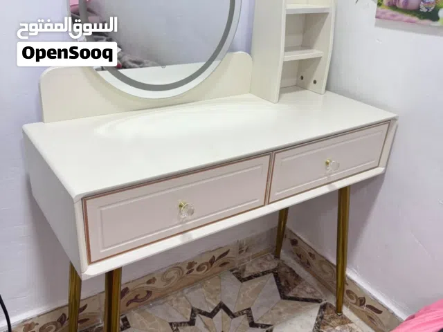 ميز تواليت تركي مستعمل نضيف