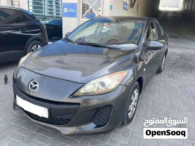 2014 مازدا 3 Standard