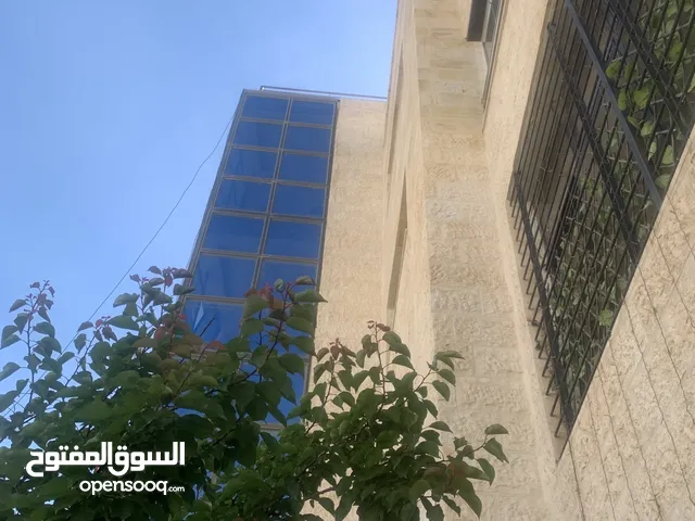 شقه طابقيه للبيع