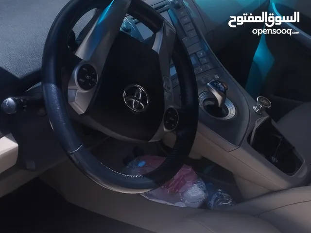 تويوتا بريوس 2013 للبيع اللون أسود مرخصه ومؤمنه سنه كامله بحاله جيده جدا وليست بحاجه لأي صيانه